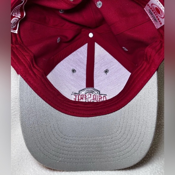 Ohio State University Buckeyes OSU Red Adjustable Hat Cap EUC - Picture 4 of 7